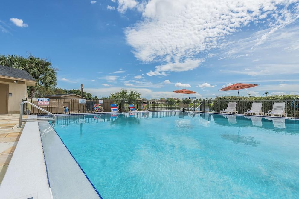Quality Inn & Suites Kissimmee By The Lake Four Corners Екстериор снимка