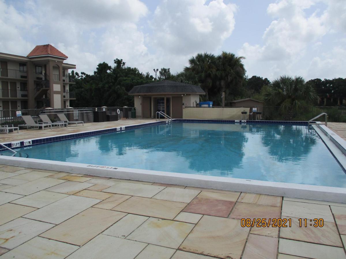 Quality Inn & Suites Kissimmee By The Lake Four Corners Екстериор снимка