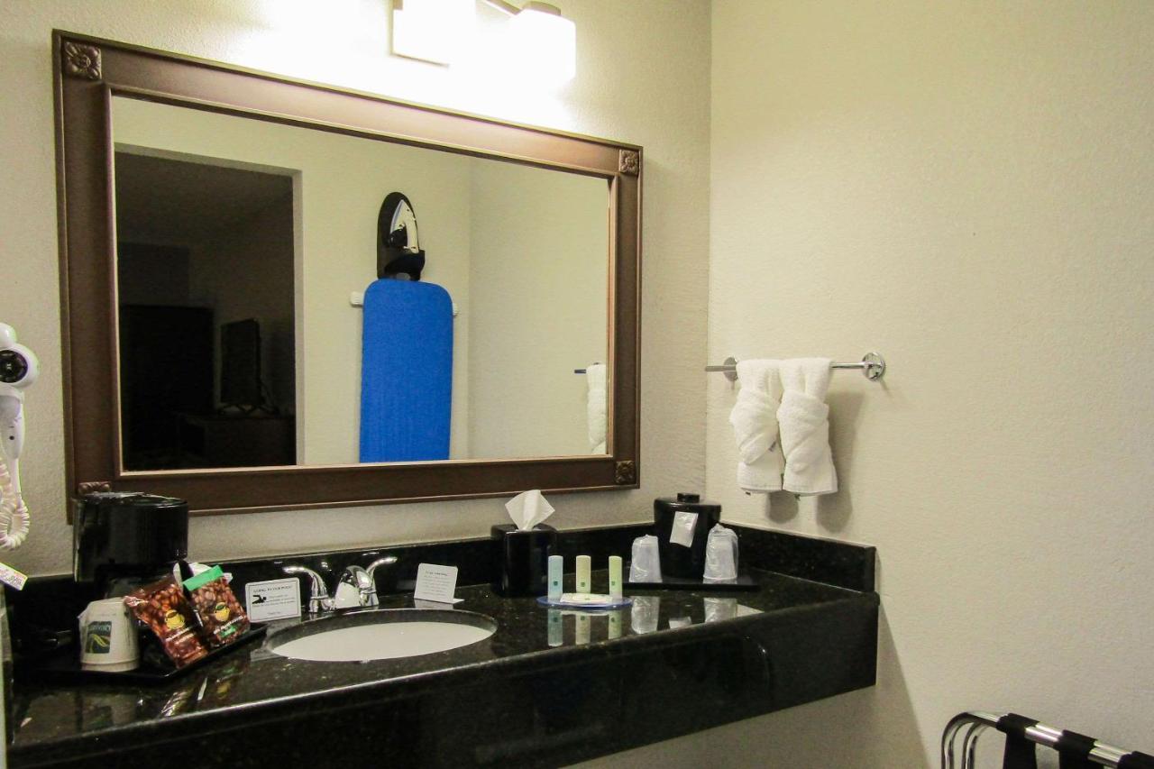 Quality Inn & Suites Kissimmee By The Lake Four Corners Екстериор снимка